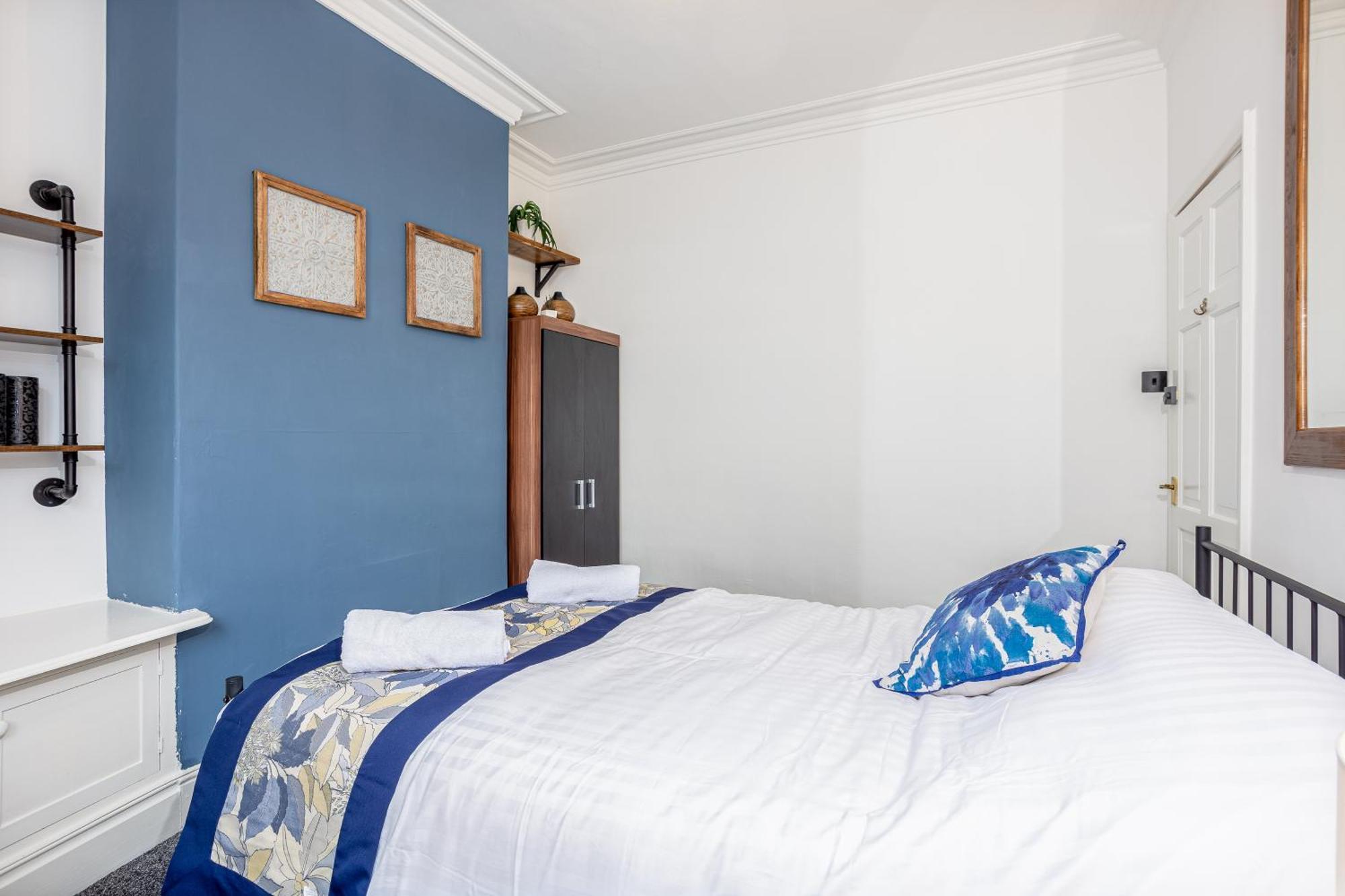 Coronation House By Yourstays - 3 Bedroom House In Newcastle-Under-Lyme Stoke-on-Trent Buitenkant foto