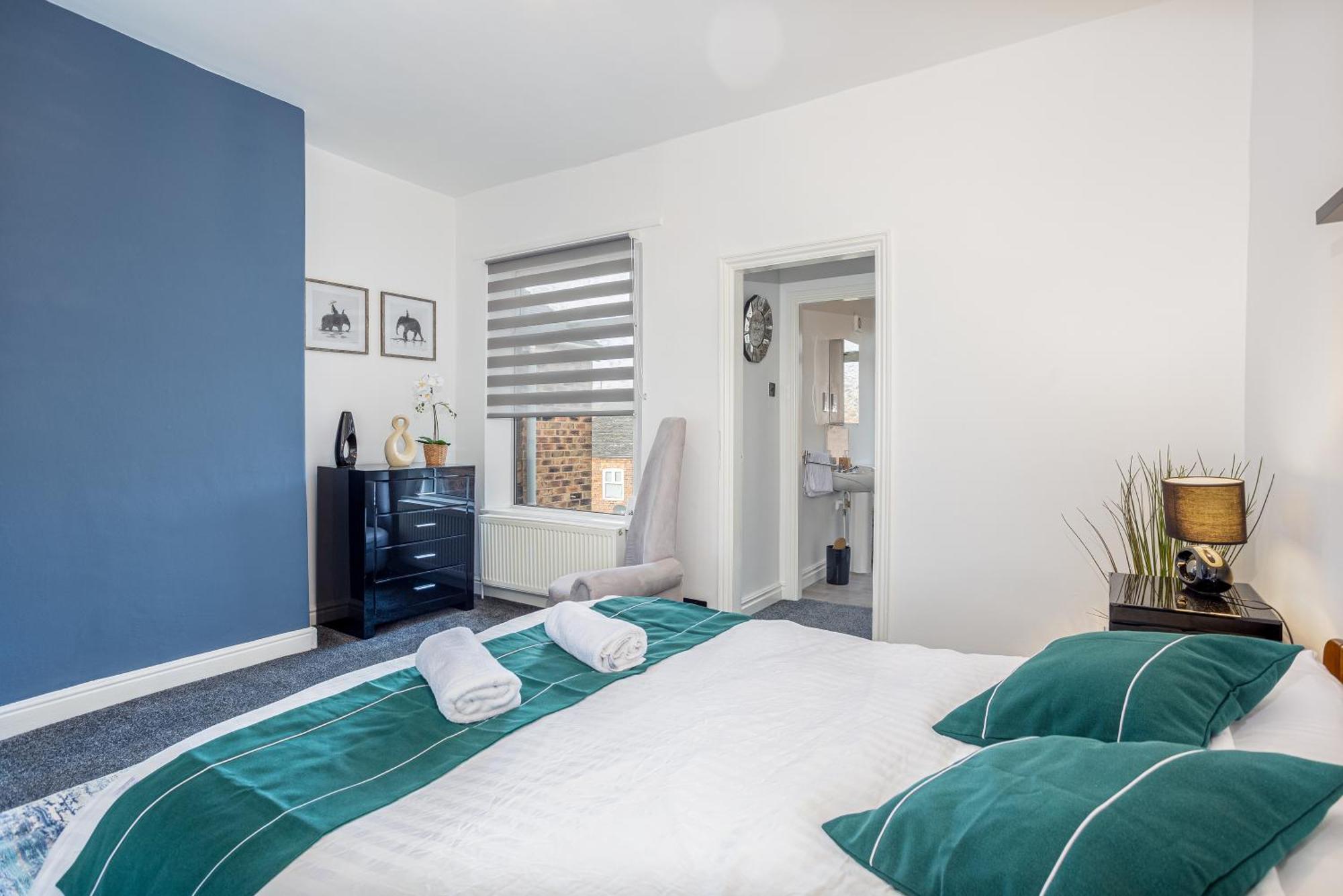 Coronation House By Yourstays - 3 Bedroom House In Newcastle-Under-Lyme Stoke-on-Trent Buitenkant foto