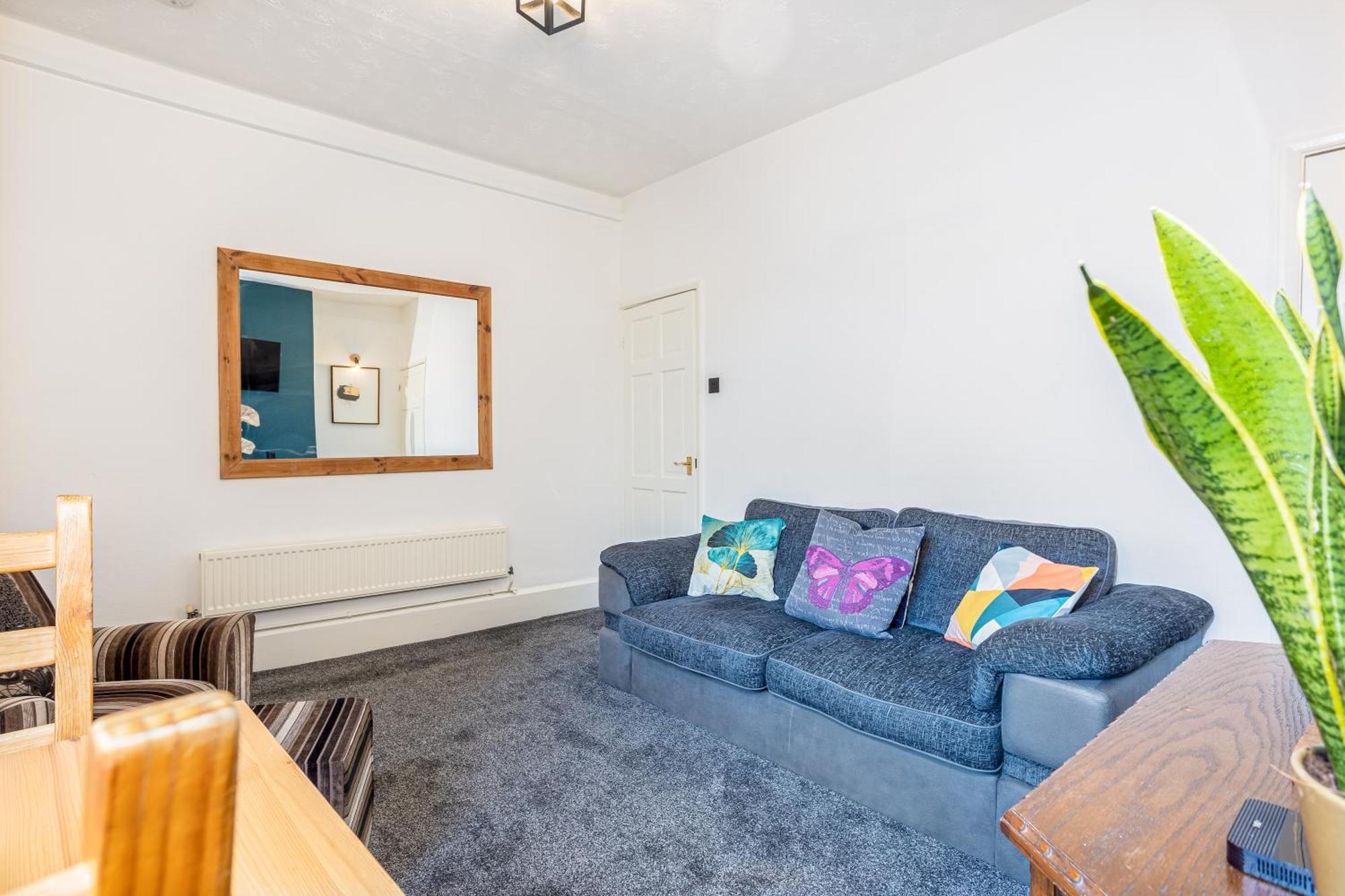 Coronation House By Yourstays - 3 Bedroom House In Newcastle-Under-Lyme Stoke-on-Trent Buitenkant foto
