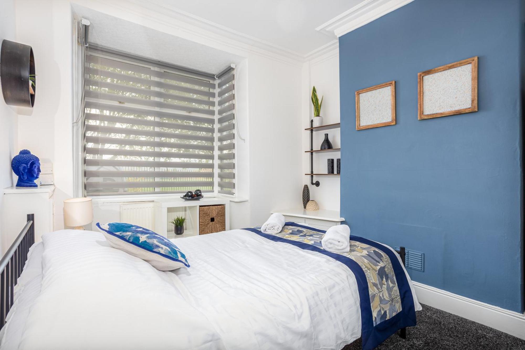 Coronation House By Yourstays - 3 Bedroom House In Newcastle-Under-Lyme Stoke-on-Trent Buitenkant foto